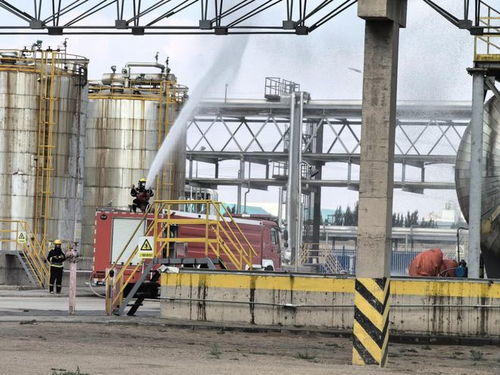 鄂托克旗市場監(jiān)督管理局開展“安全生產(chǎn)月”特種設(shè)備事故應(yīng)急演練，筑牢安全防線